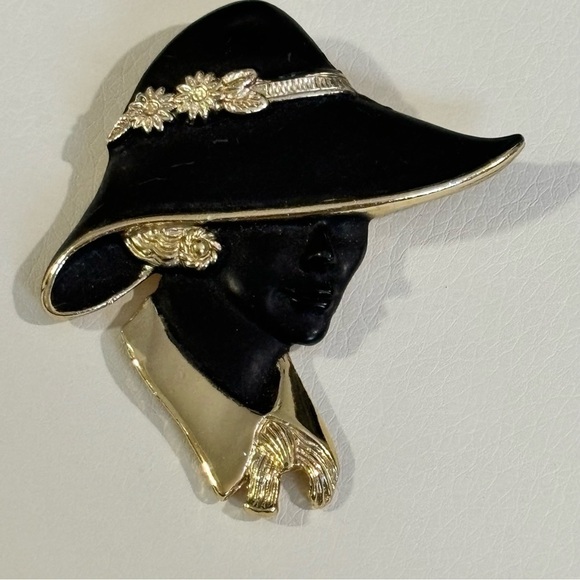Vintage Signed Torino  Face Brooch Black Matte Finish Over Gold Tone Metal #029 - Picture 3 of 7
